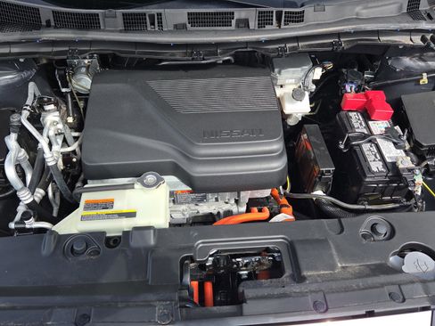 Used 2023 Nissan Leaf SV Plus image 20