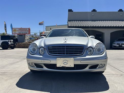 Used 2005 Mercedes-Benz E 500 Sedan image 2