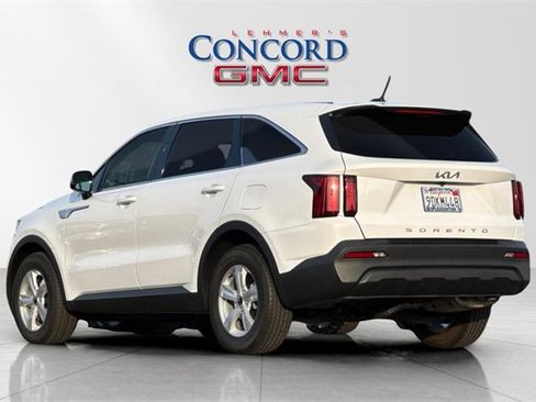 Used 2022 Kia Sorento LX image 6