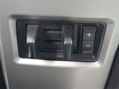 Used 2020 Ford F250 Lariat w/ Chrome Package image 26