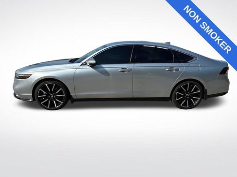 Used 2025 Honda Accord Touring image 6