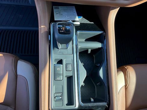 New 2026 Nissan Pathfinder Platinum image 19