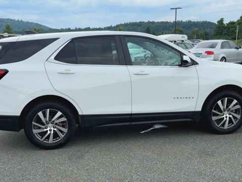 Used 2024 Chevrolet Equinox LT AWD/4WD image 9