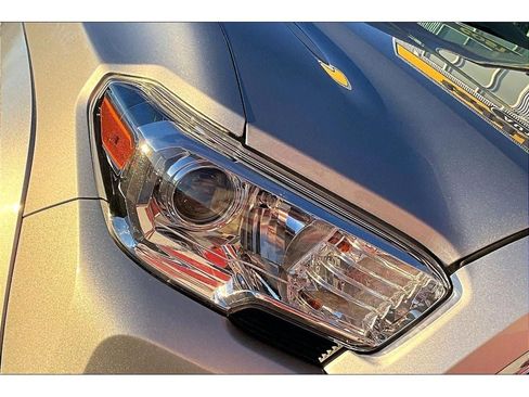 Used 2023 Toyota Tacoma SR5 w/ Technology Package image 31