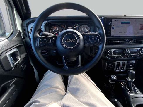Used 2026 Jeep Wrangler Sport AWD/4WD image 6