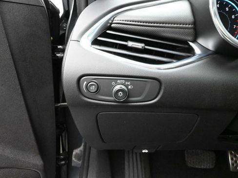 Used 2017 Chevrolet Malibu Premier w/ Premier Sun and Wheel Package image 33