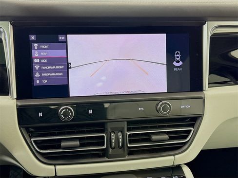 Used 2022 Porsche Macan S image 21