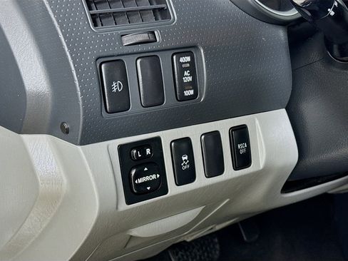 Used 2015 Toyota Tacoma TRD Sport w/ TRD Sport Package image 10