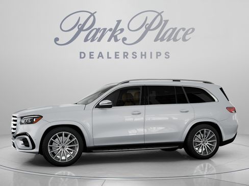 New 2026 Mercedes-Benz GLS 580 4MATIC image 4