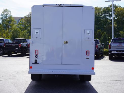 New 2025 GMC Savana 3500 w/ Power Convenience Package RWD image 7