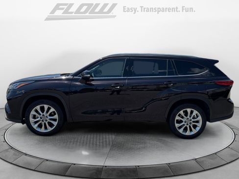 Used 2020 Toyota Highlander Limited FWD image 4