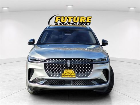 New 2026 Lincoln Nautilus Reserve image 3