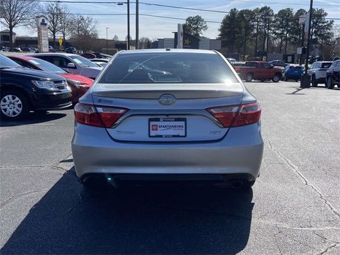 Used 2017 Toyota Camry XSE w/ Moonroof Package image 6