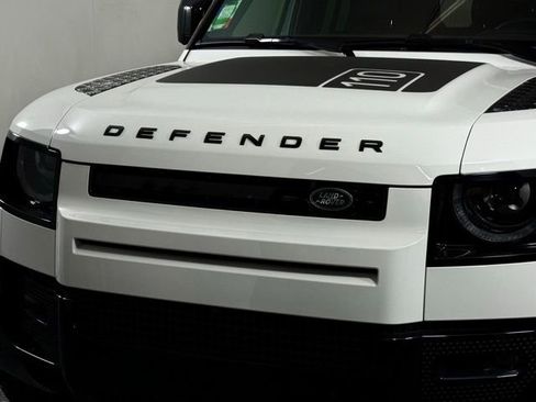 Certified 2024 Land Rover Defender 110 X-Dynamic SE image 12