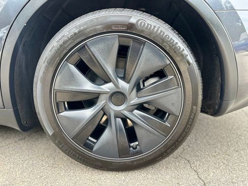 Used 2025 Tesla Model Y Long Range RWD image 15