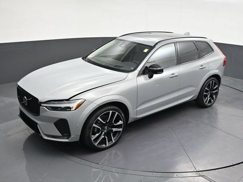 Used 2024 Volvo XC60 B5 Ultimate AWD/4WD image 18