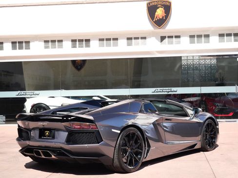 Used 2015 Lamborghini Aventador LP 700-4 AWD/4WD image 3