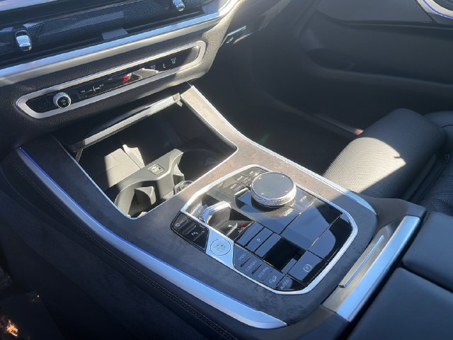 Used 2025 BMW X5 xDrive40i w/ Premium Package AWD/4WD image 21