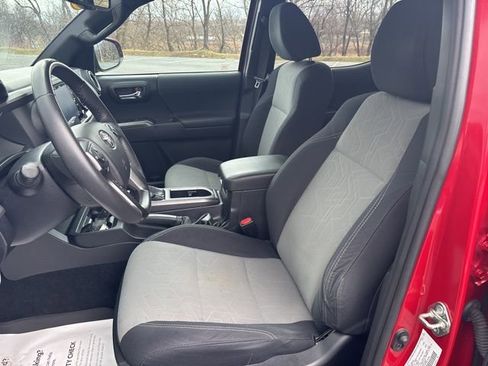 Used 2021 Toyota Tacoma TRD Sport image 37