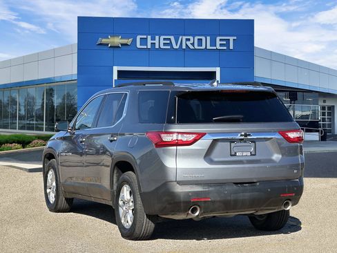 Certified 2020 Chevrolet Traverse LT image 3