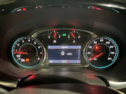 Used 2023 Chevrolet Traverse LT image 27