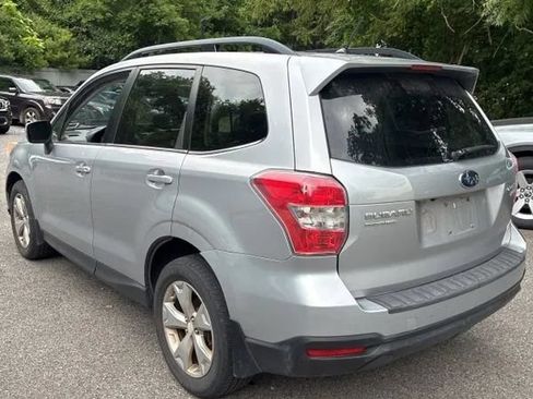 Used 2015 Subaru Forester 2.5i Limited AWD/4WD image 5