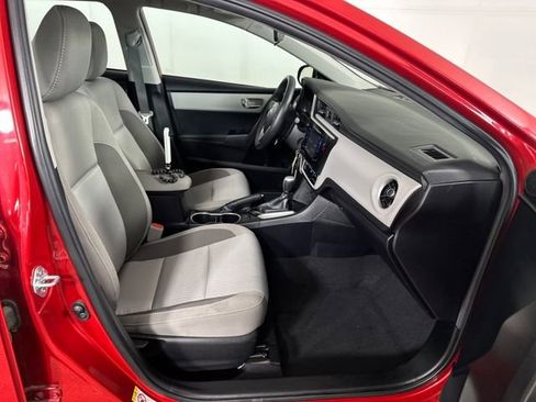 Used 2019 Toyota Corolla LE w/ LE Premium Package w/Moonroof image 28