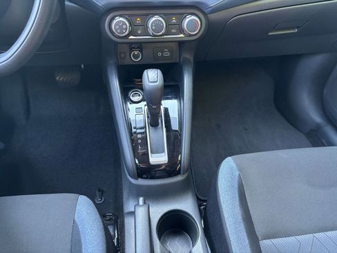 Used 2025 Nissan Versa SV FWD image 39