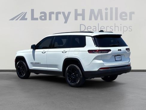 Used 2025 Jeep Grand Cherokee L Altitude RWD image 4