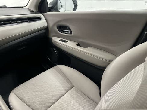 Used 2018 Honda HR-V EX image 13