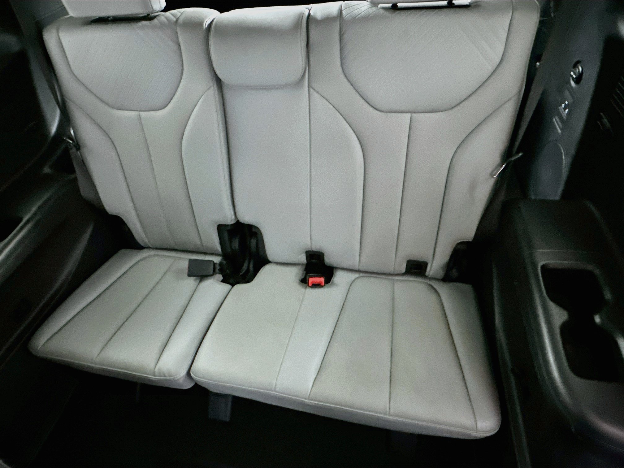 Used 2024 Hyundai Palisade SEL FWD image 29