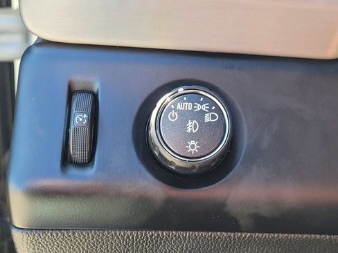 Used 2019 GMC Yukon XL Denali RWD image 38