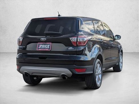 Used 2017 Ford Escape SE image 5