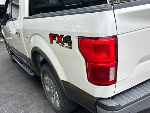 Used 2018 Ford F150 Lariat w/ Equipment Group 502A Luxury AWD/4WD image 6