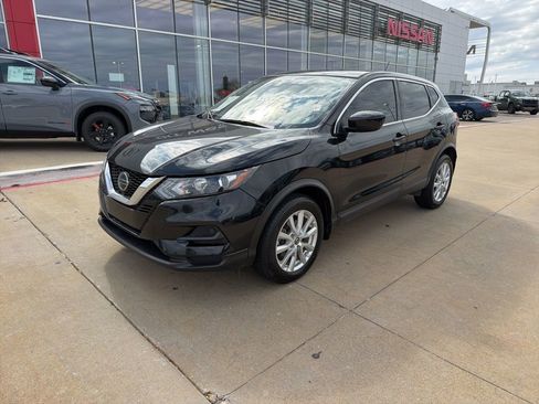 Used 2021 Nissan Rogue Sport S image 1