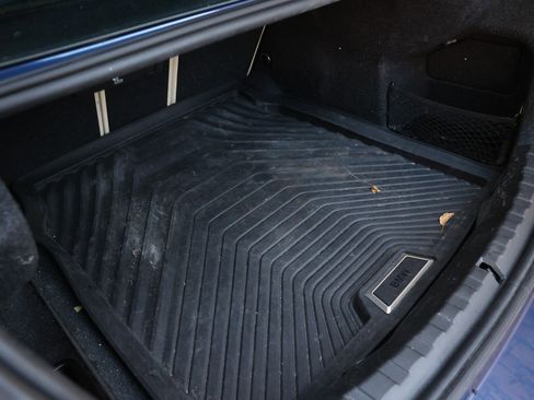 Used 2021 BMW 330i w/ Convenience Package image 27