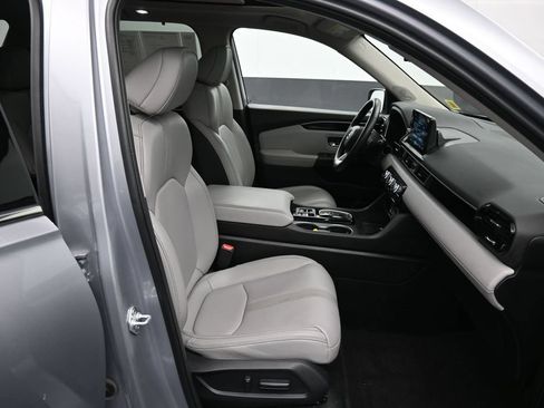 Certified 2023 Honda Pilot Touring image 31