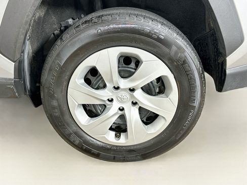 Used 2025 Toyota RAV4 LE FWD image 11