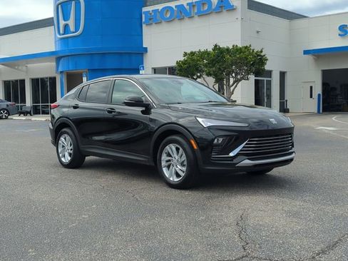 Used 2025 Buick Envista Preferred FWD image 2