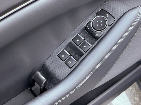 Used 2022 Ford Mustang Mach-E Select image 7