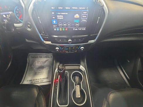 Used 2020 Chevrolet Traverse LT w/ LT Premium Package AWD/4WD image 14