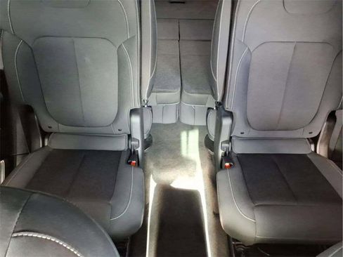 Used 2025 Jeep Grand Cherokee L Laredo w/ Luxury Tech Group I image 17