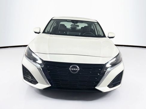 Used 2025 Nissan Altima 2.5 SL FWD image 2