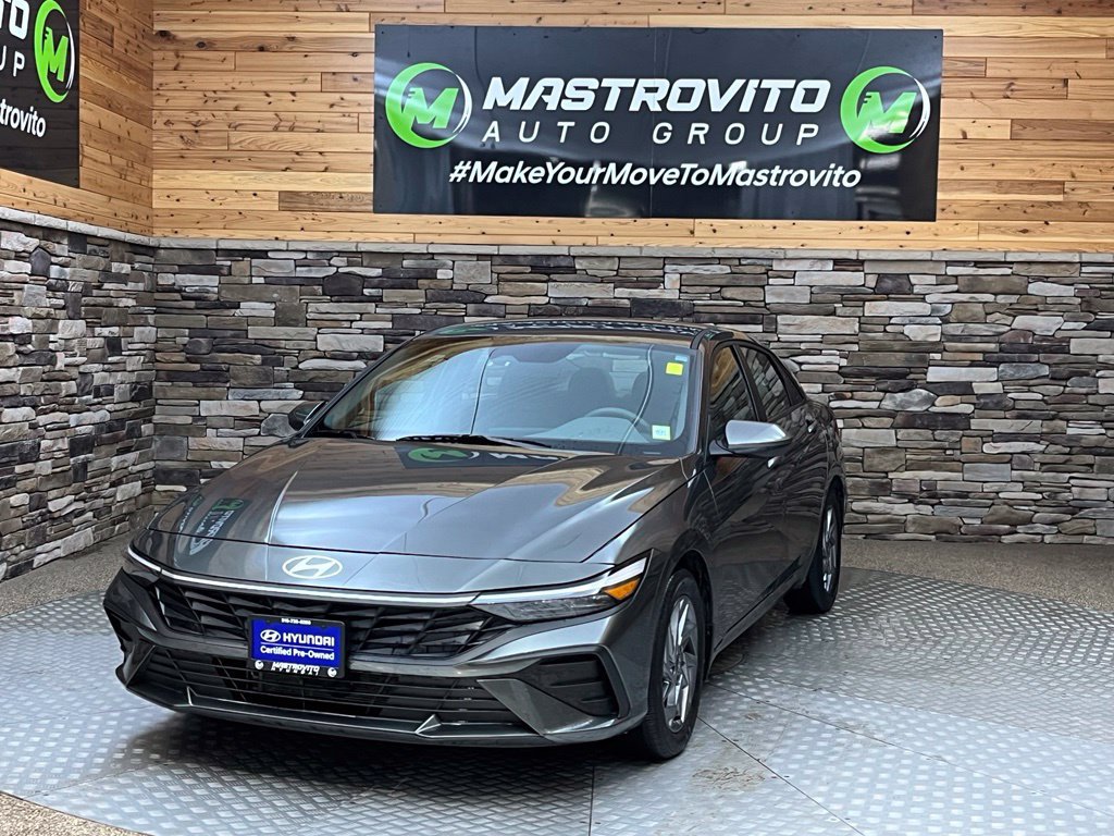 Used 2025 Hyundai Elantra Hybrid FWD image 5