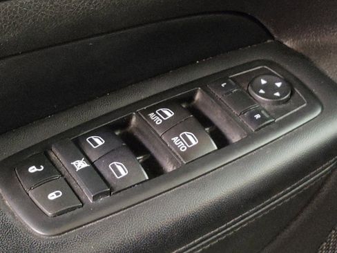 Used 2017 Jeep Grand Cherokee Laredo image 27