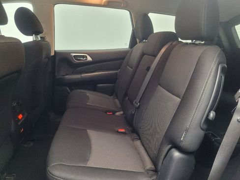 Used 2020 Nissan Pathfinder S FWD image 18