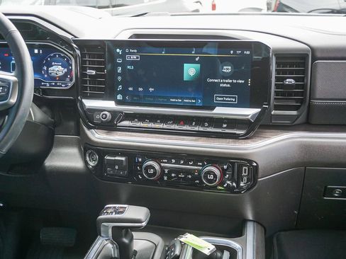 Used 2023 Chevrolet Silverado 1500 LTZ w/ LTZ Premium Package AWD/4WD image 15