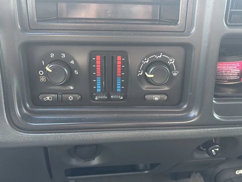 Used 2005 GMC Sierra 1500 SLE w/ Light Duty Power Package image 33