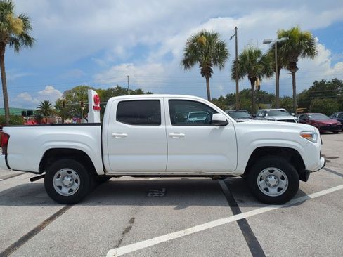 Used 2023 Toyota Tacoma SR AWD/4WD image 4