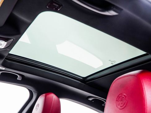 Used 2023 Alfa Romeo Stelvio Veloce image 42